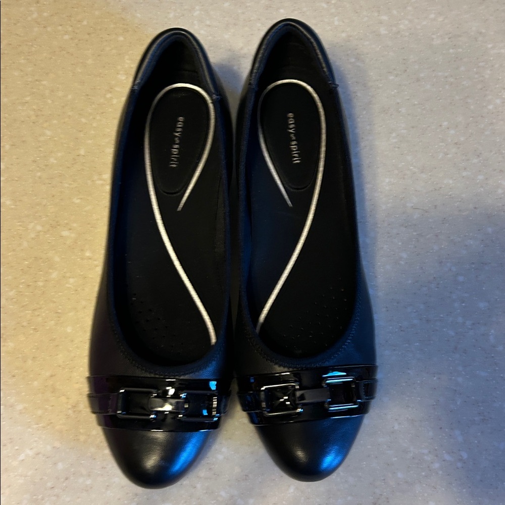 New Easy Spirit Semillie black wedge dress shoes, size 9M.